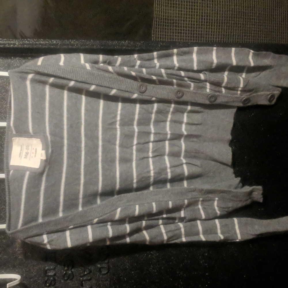 (S) Gray white striped cardigan lightweight